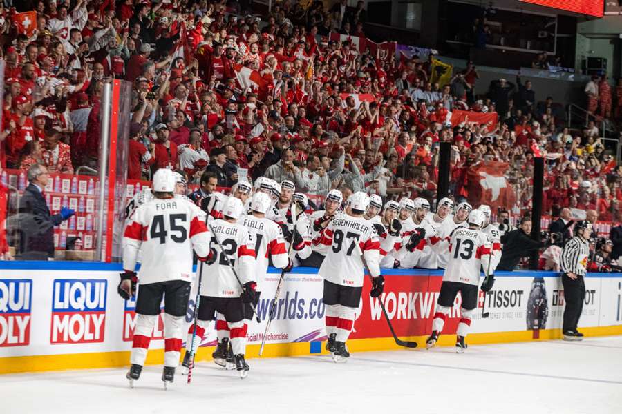 Švýcarsko přivezlo do dějiště 87. světového šampionátu hvězdná jména z NHL.