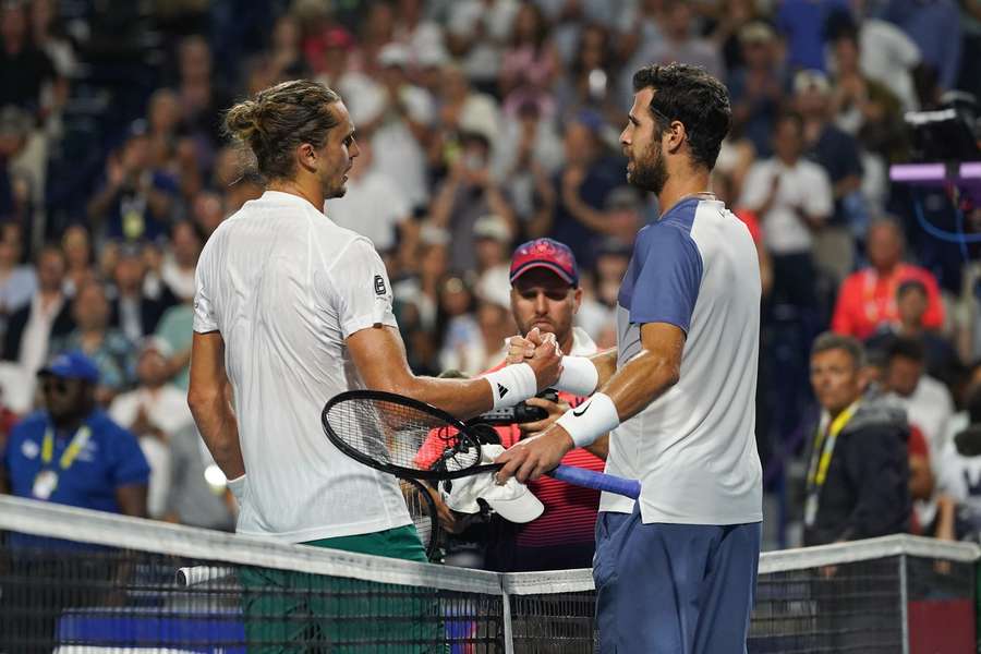 Khachanov îl învinge pe Zverev