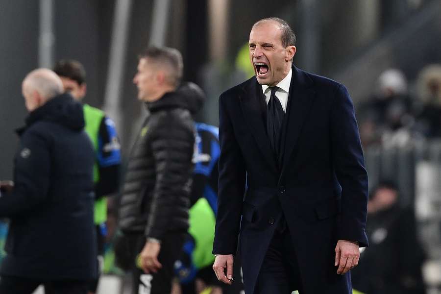 Det er i sandhed trængselstider for Juventus og træner Massimo Allegri