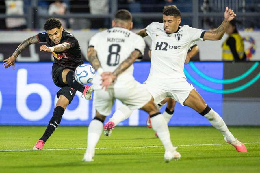O Galo venceu o jogo de ida por 1 a 0
