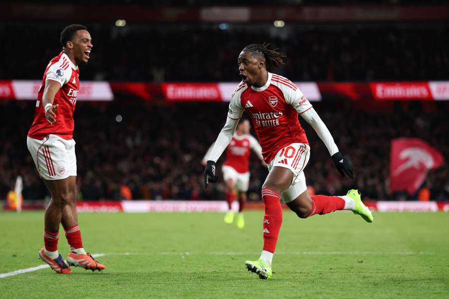 Arsenal nie pozostawił złudzeń Tottenhamowi. Eze wpakował hat-tricka Kogutom Arsenal nie pozostawił złudzeń Tottenhamowi. Eze wpakował hat-tricka Kogutom