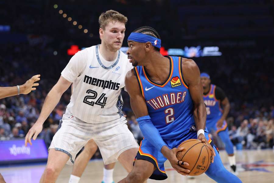 Gilgeous-Alexander nasázel dalších 31 bodů.