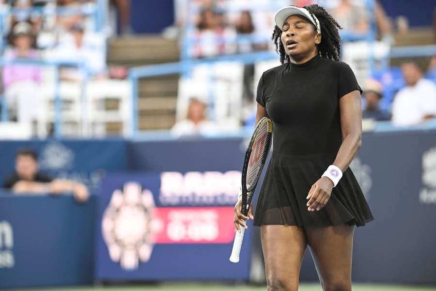 Venus Williamsová končí ve druhém kole. Venus Williamsová končí ve druhém kole.