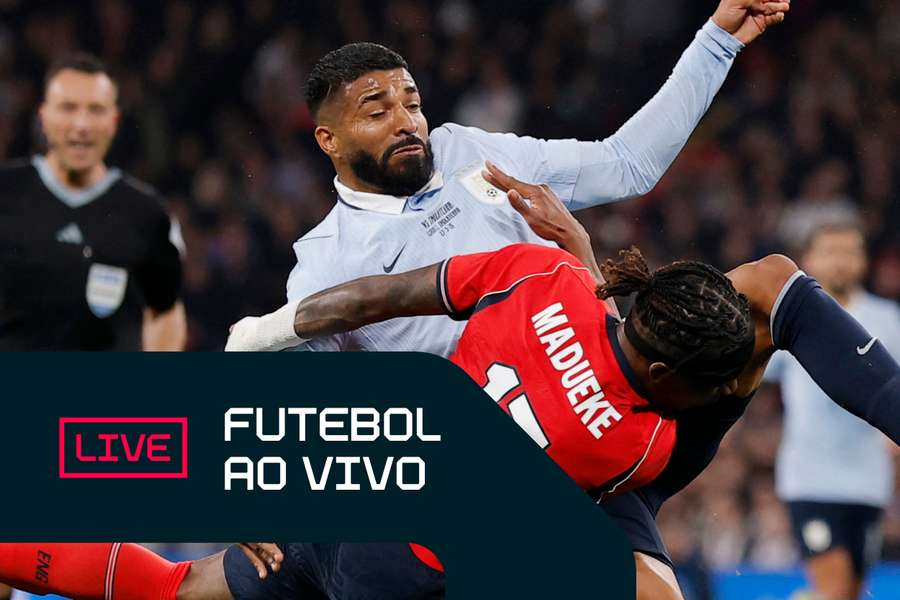 Jogadores de Uruguai e Inglaterra se chocam em amistoso em Wembley Jogadores de Uruguai e Inglaterra se chocam em amistoso em Wembley