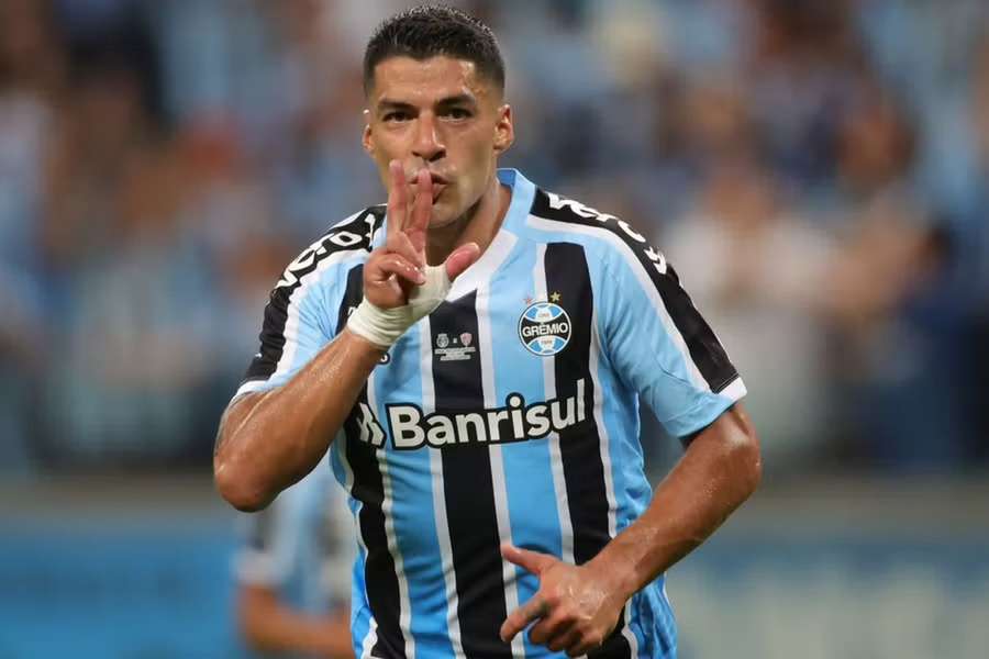 Luis Suárez faz hat trick na estreia pelo Grêmio e conquista Recopa Gaúcha