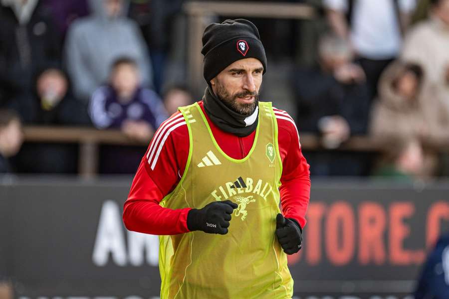 Former Liverpool and Sunderland star Borini retires at 35