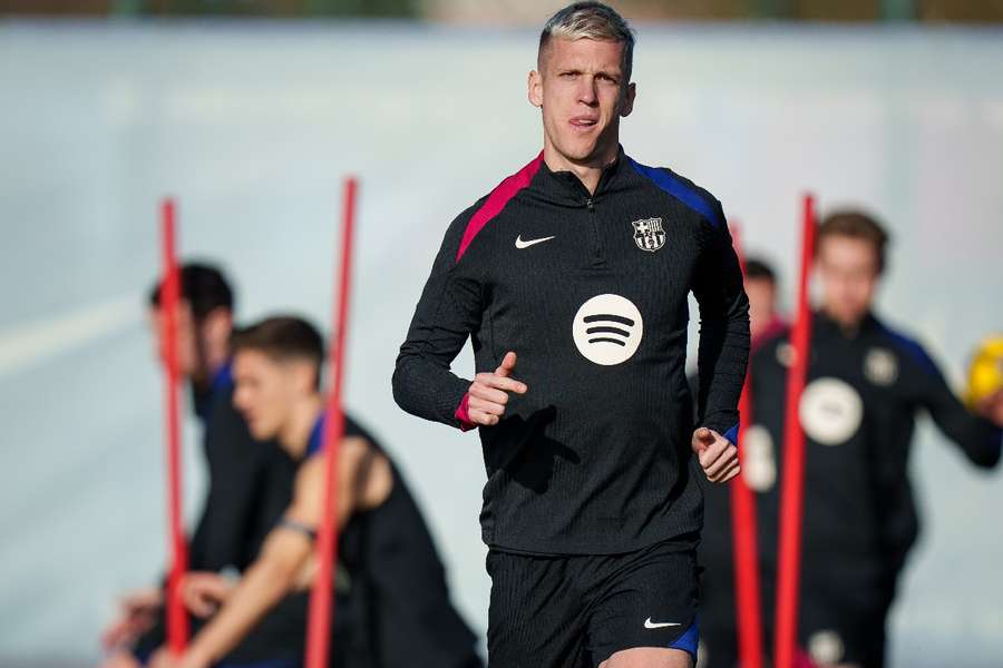 Dani Olmo, în timpul unui antrenament cu Barcelona