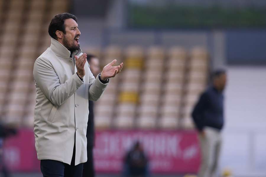 César Peixoto no banco do Gil Vicente César Peixoto no banco do Gil Vicente