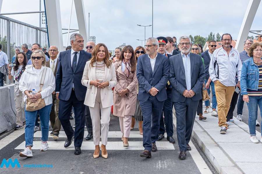 Vítor Oliveira foi homenageado na inauguração de um viaduto com o seu nome