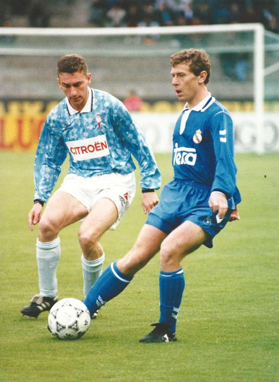 Jorge Otero, ante Emilio Butragueño en un Celta-Real Madrid Jorge Otero, ante Emilio Butragueño en un Celta-Real Madrid