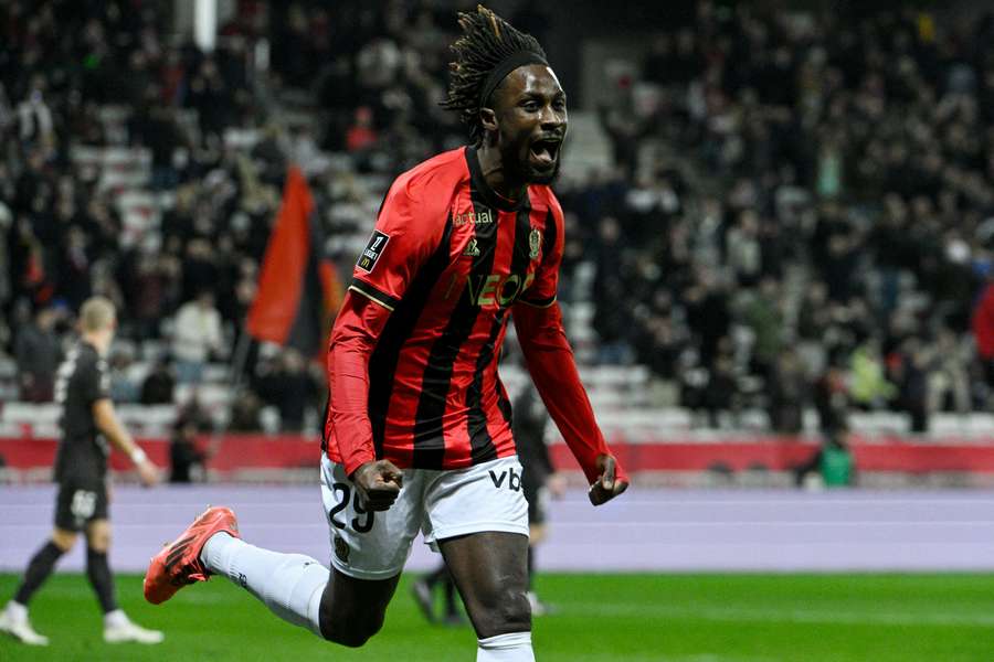 Guessand célébrant l'ouverture du score contre Rennes.