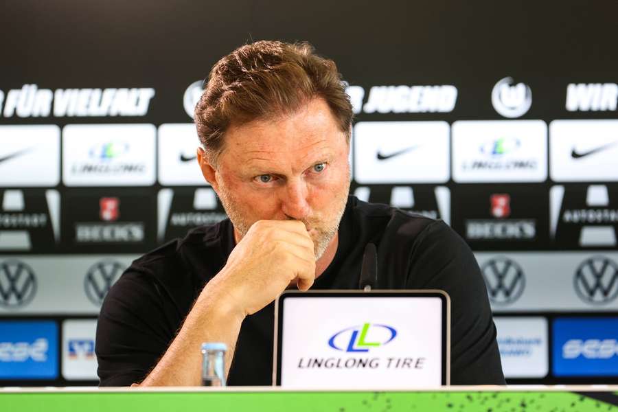 Ralph Hasenhüttl verteidigte seine Aussagen bezüglich der "Friedhof"-Stimmung in Wolfsburg