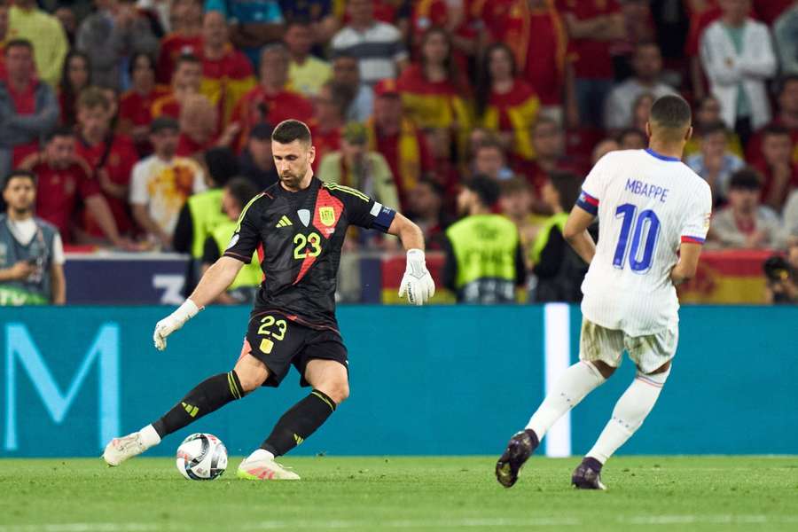 Unai Simón, durante el España-Francia