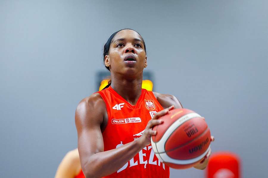 Zwycięstwo koszykarek Ślęzy Wrocław z Estudiantes Madryt w 1/16 Pucharu Europy Zwycięstwo koszykarek Ślęzy Wrocław z Estudiantes Madryt w 1/16 Pucharu Europy