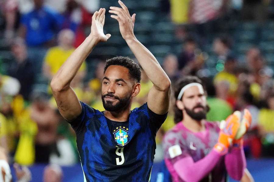 Matheus Cunha aplaude apoio da torcida brasileira na Filadélfia Matheus Cunha aplaude apoio da torcida brasileira na Filadélfia