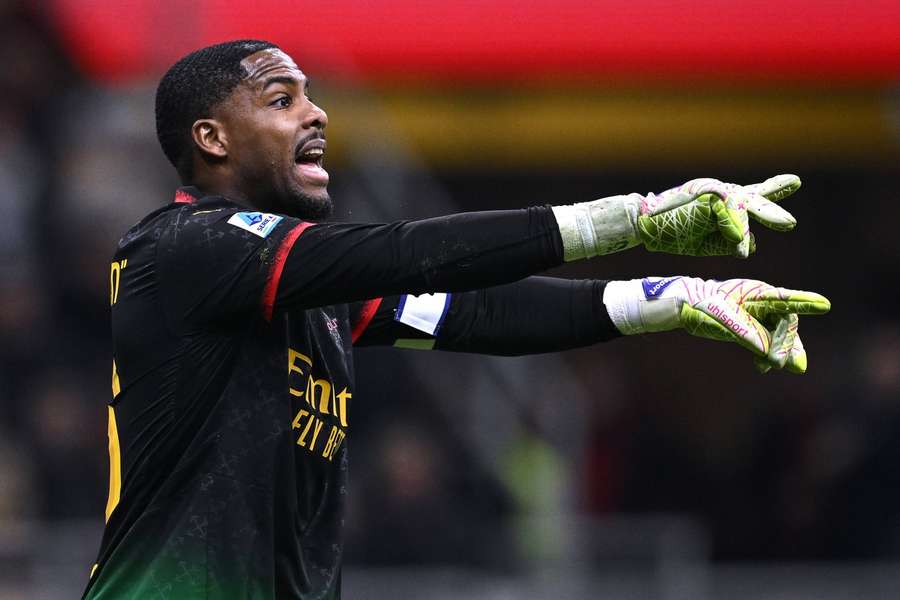 Maignan pode rumar a Manchester