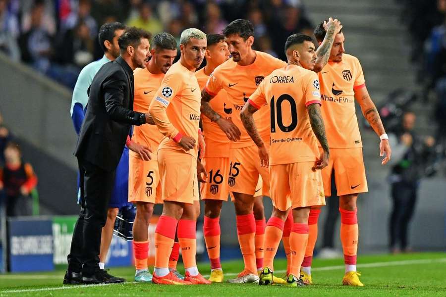 Atlético de Madrid perde para o Porto e também fica fora da Liga Europa