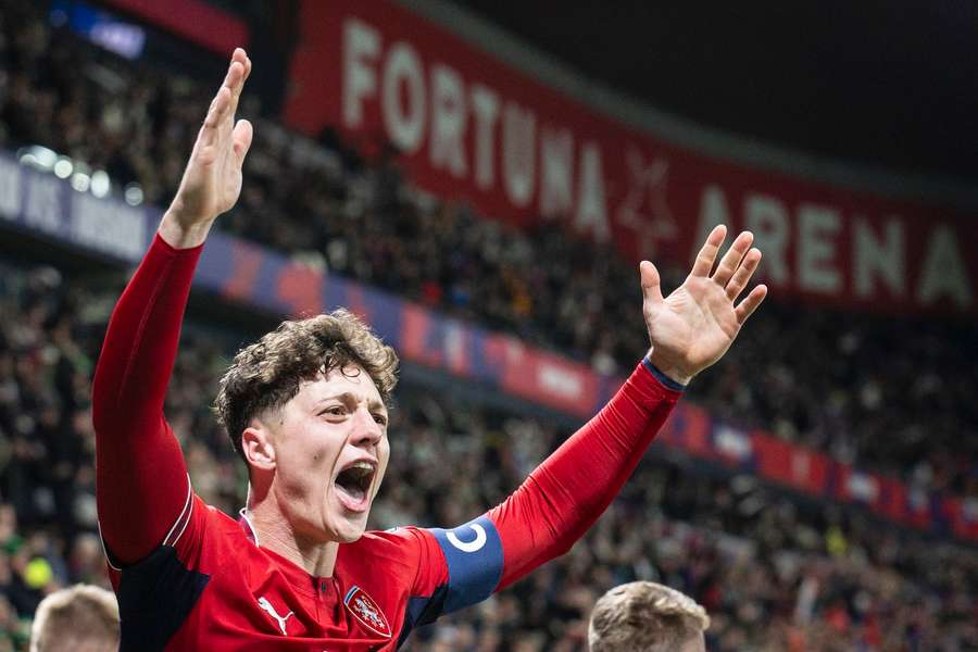 Krejčí zažil proti Irsku skvělý debut s kapitánskou páskou. Krejčí zažil proti Irsku skvělý debut s kapitánskou páskou.