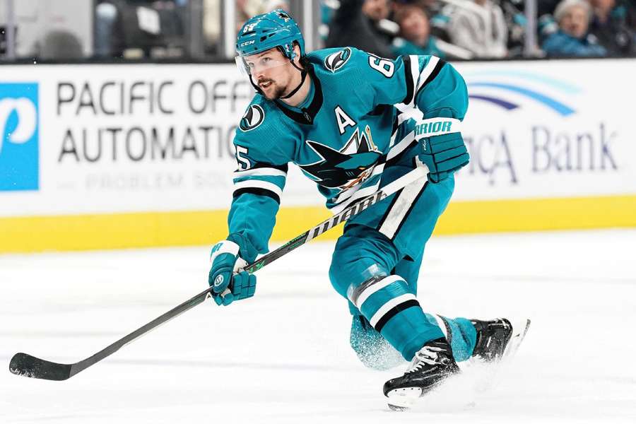 Erik Karlsson absolútne dominoval obrancom v celej NHL.