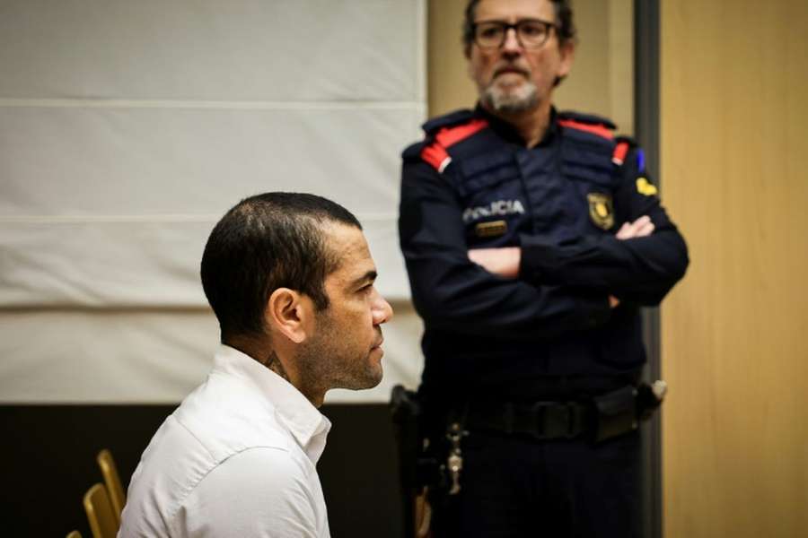 Dani Alves permanece en prisión en Barcelona