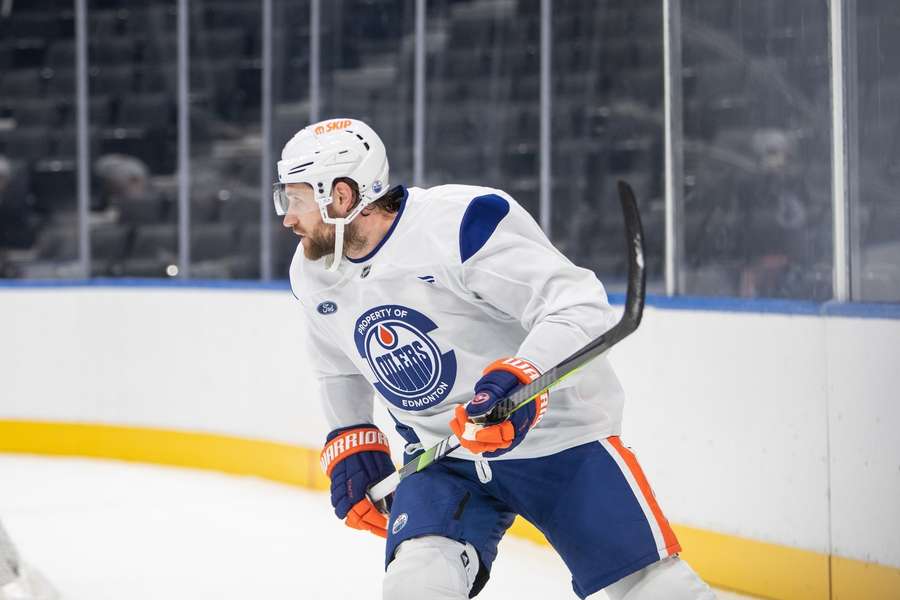 NHL-Star Leon Draisaitl auf dem Eis.