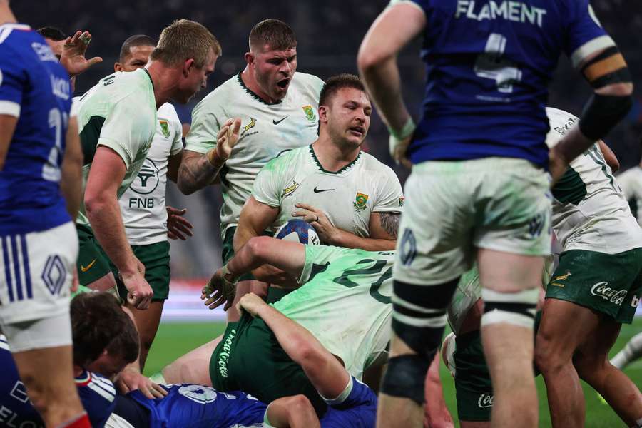 Andre Esterhuizen scored a crucial try from a driving maul for the Springboks in Paris. 