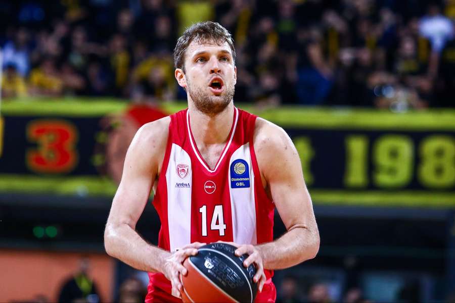 Sasha Vezenkov au sommet.