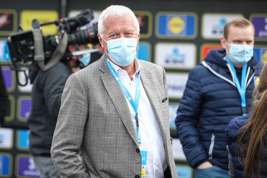 Patrick Lefevere in coronatijd met een mondkapje