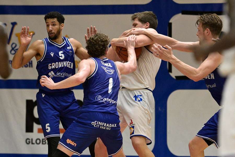 Leon Williams (5) van Donar