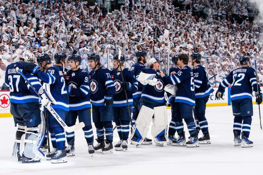 Zwycięstwa Jets i Avalanche na inaugurację play-off