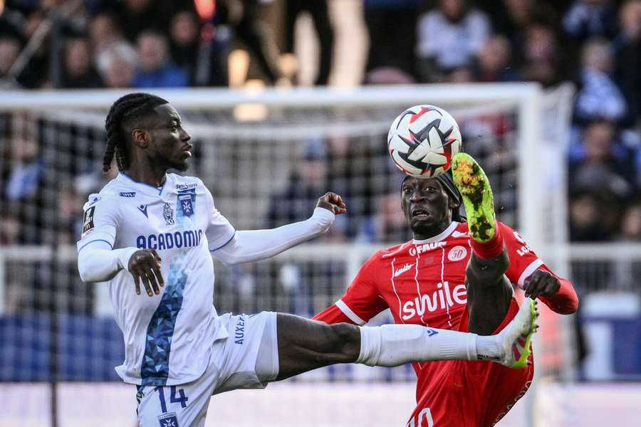 Montpellier quitte Auxerre sur une défaite Montpellier quitte Auxerre sur une défaite