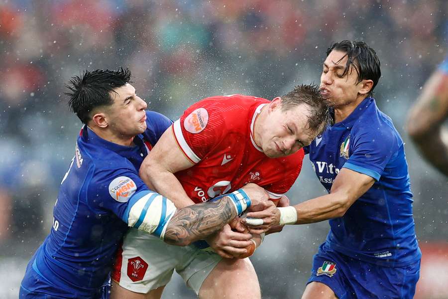 Capuozzo et Page-Relo face au Pays de Galles en février 2025.