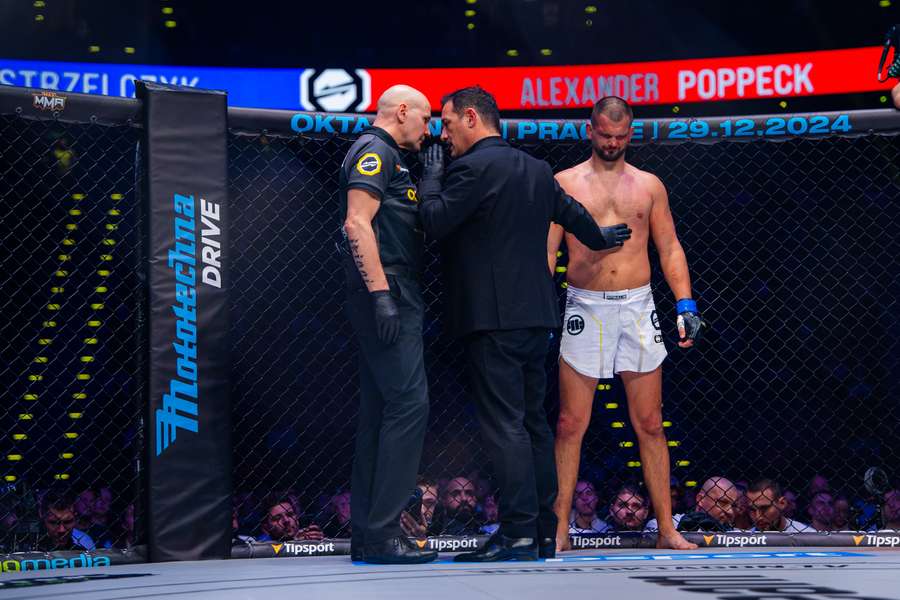 K rozhodnutiu o ukončení duelu prispel aj doktor.