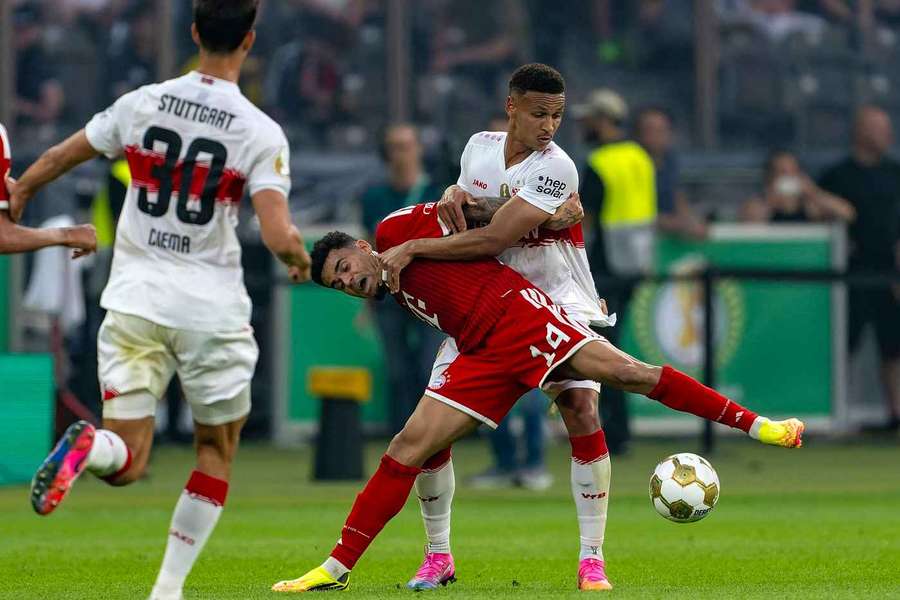 Luis Diaz und Luca Jaquez im Zweikampf