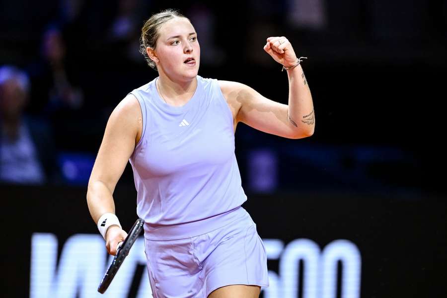 Jule Niemeier bejubelt einen bedeutsamen Sieg über Landsfrau Laura Siegemund.