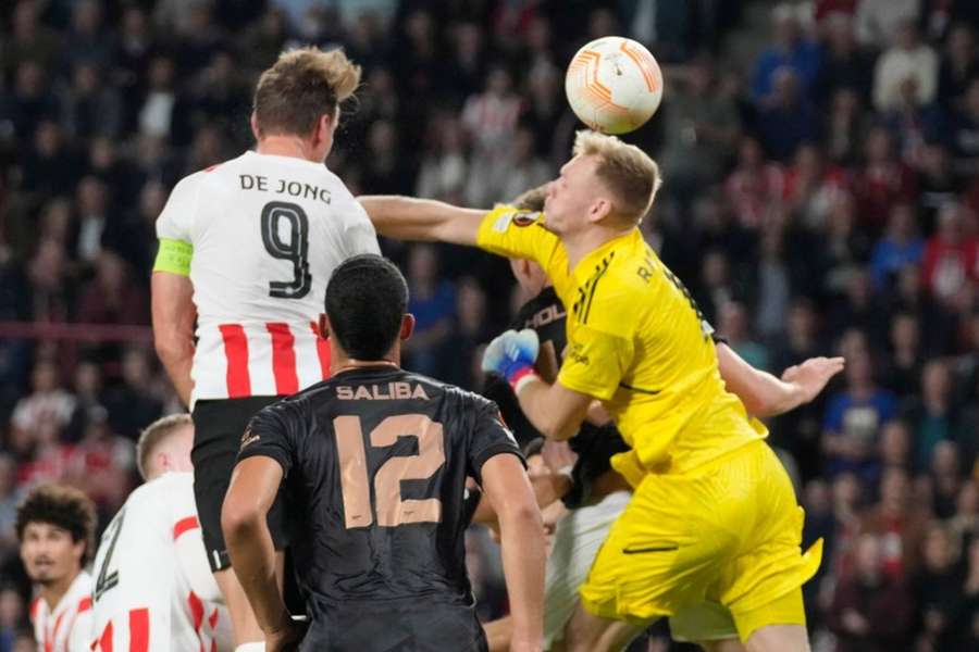 Arsenal handed first Europa League defeat of season by ruthless PSV