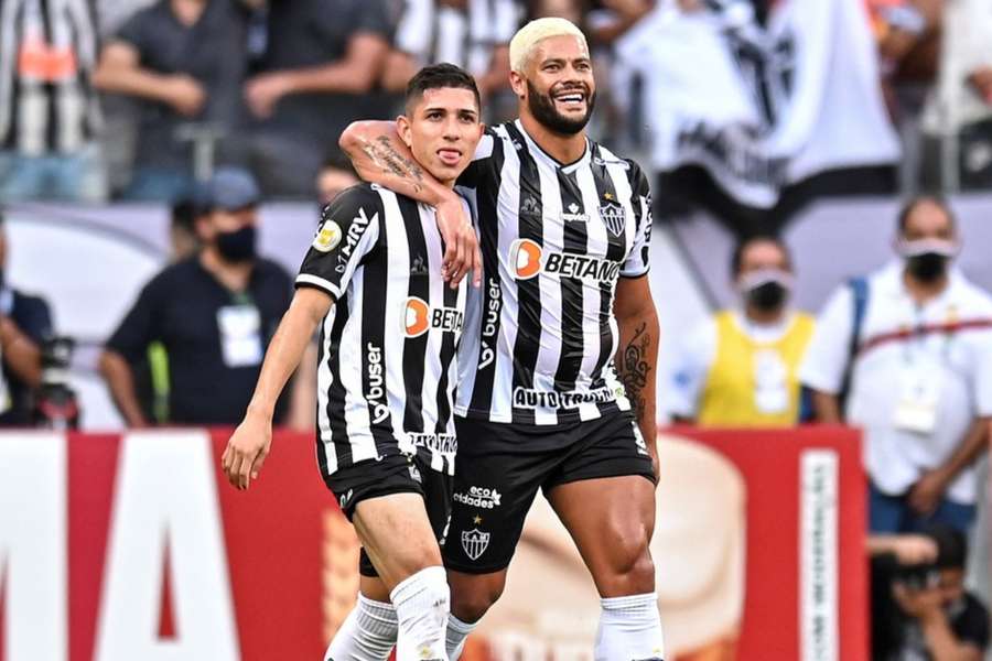 Hulk terá novamente Savarino como companheiro