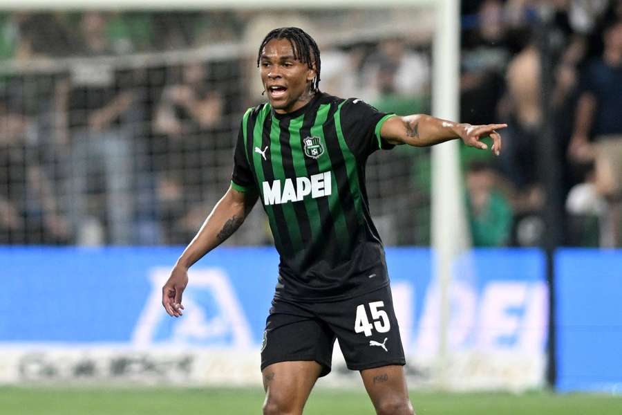 Sunderland manda Lauriente de volta para o Sassuolo 