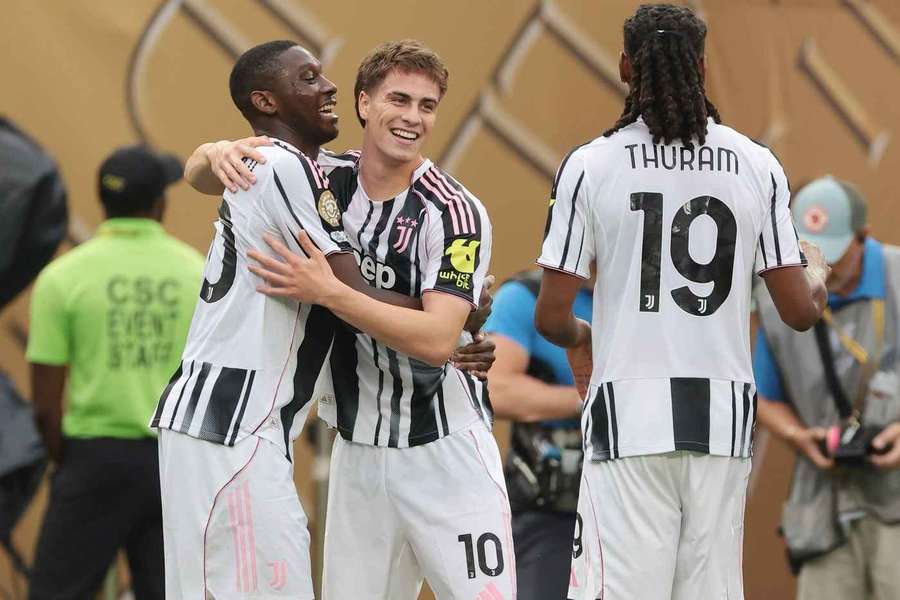 Juventus nie daje szans Wydad i notuje ważne zwycięstwo. Hat-trick i genialna bramka Yildiza