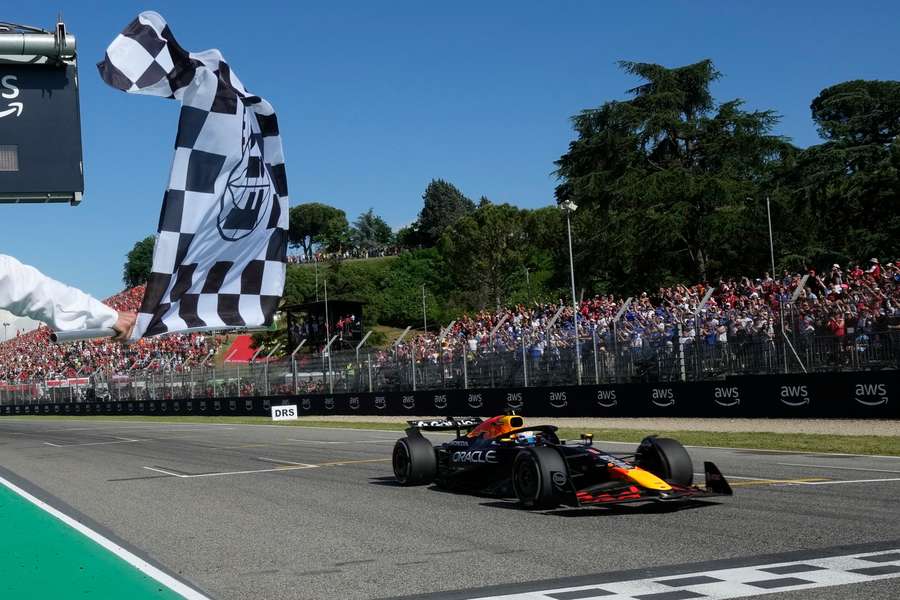 Verstappen si z Talianska nesie prvenstvo.