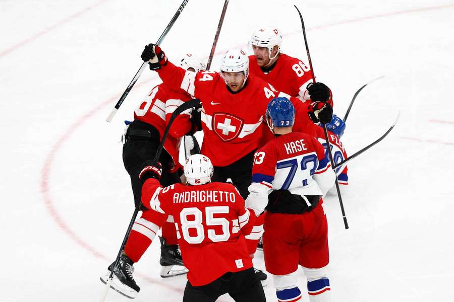 Švajčiarsko zvládlo priamy súboj o druhé miesto v skupine.