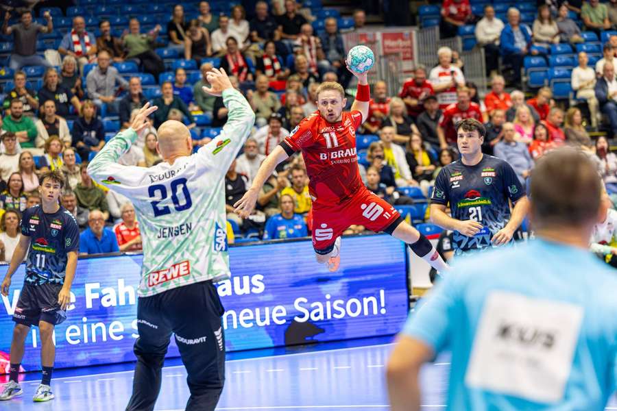 Dimitri Ignatow (r.) setzt zum Wurf an Dimitri Ignatow (r.) setzt zum Wurf an