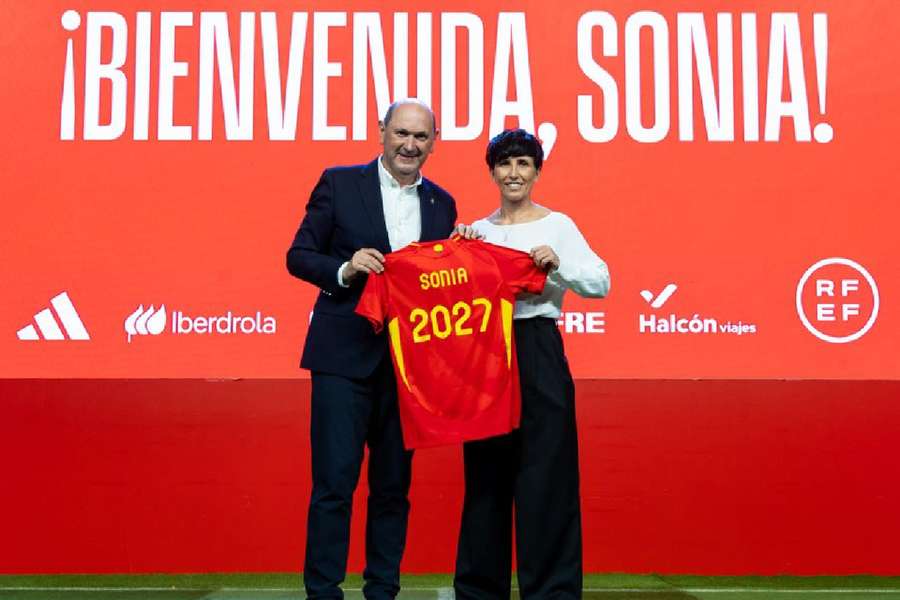Sonia Bermúdez, junto a Rafael Louzán
