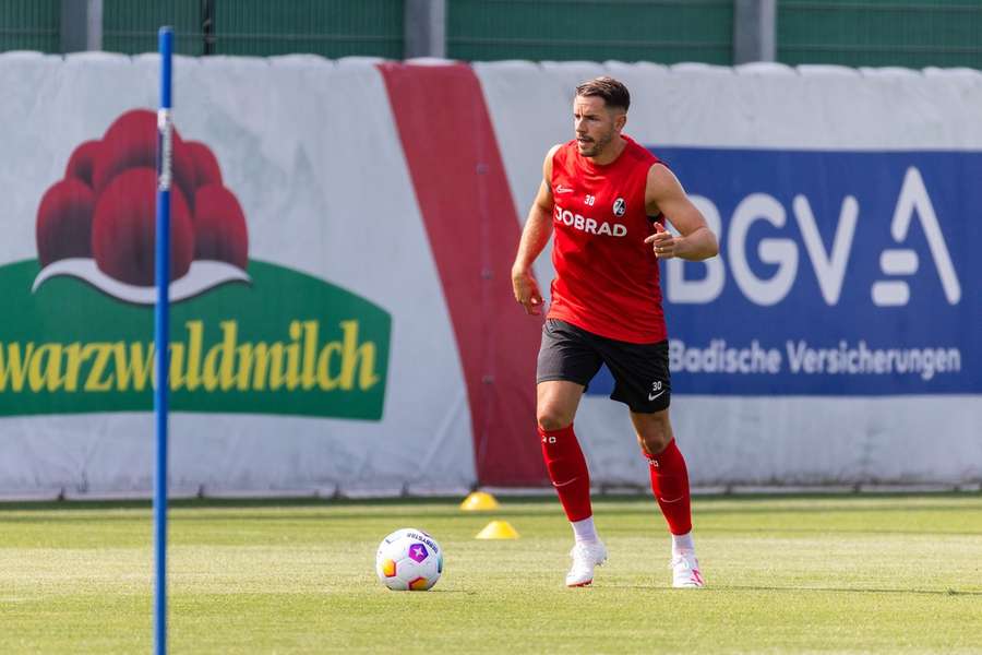 Bundesliga: Gebrochener Arm bei Freiburger Nationalspieler Christian Günter