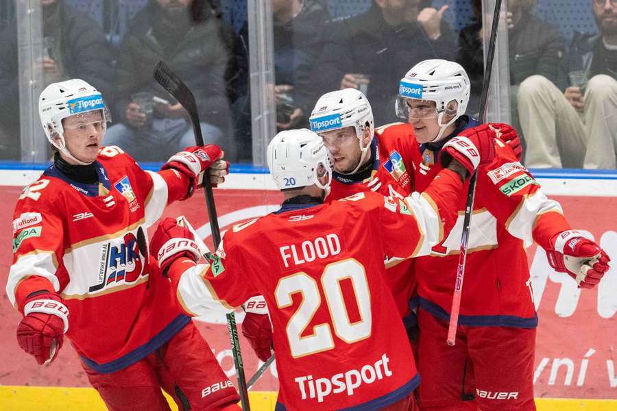 Liptovský Mikuláš vyhral na ľade Popradu.