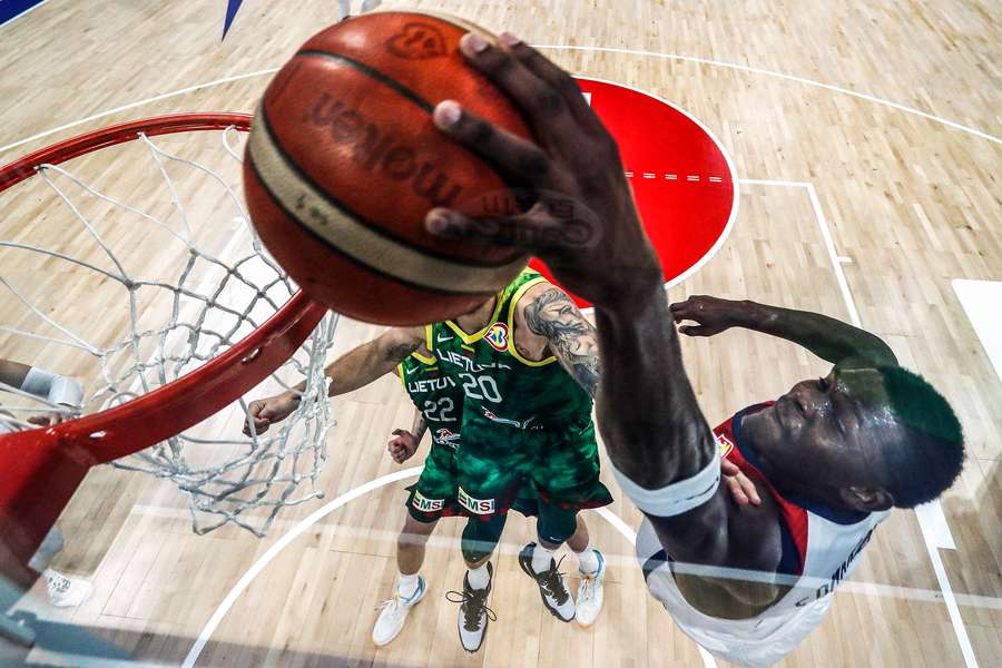 Spektakulärer Dunker: Anthony Edwards ist Topscorer der USA.