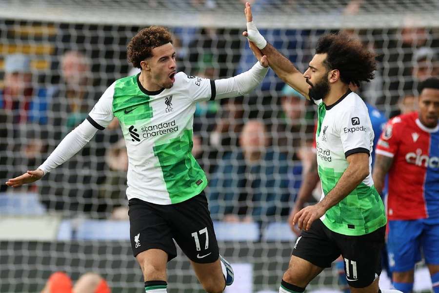 Salah comemora gol de empate do Liverpool contra o Crystal Palace