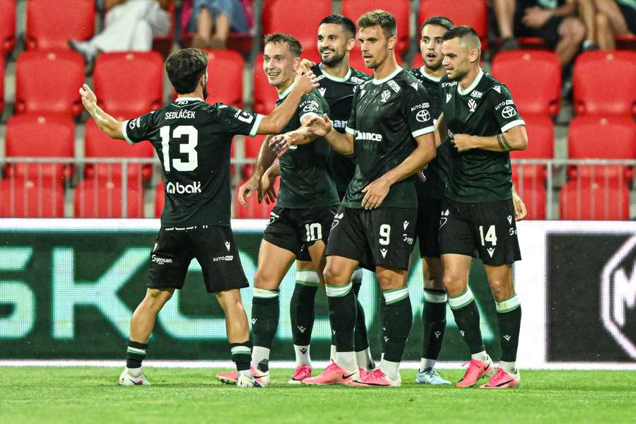 Jablonec vyhlíží třetí účast v hlavní fázi evropského poháru. Jablonec vyhlíží třetí účast v hlavní fázi evropského poháru.