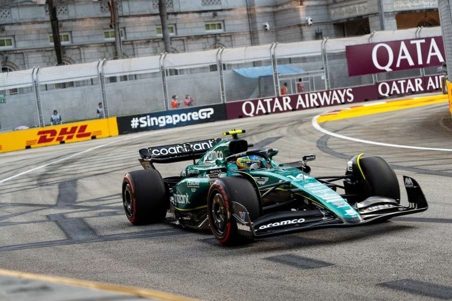 Fernando Alonso pe circuitul din Singapore Fernando Alonso pe circuitul din Singapore
