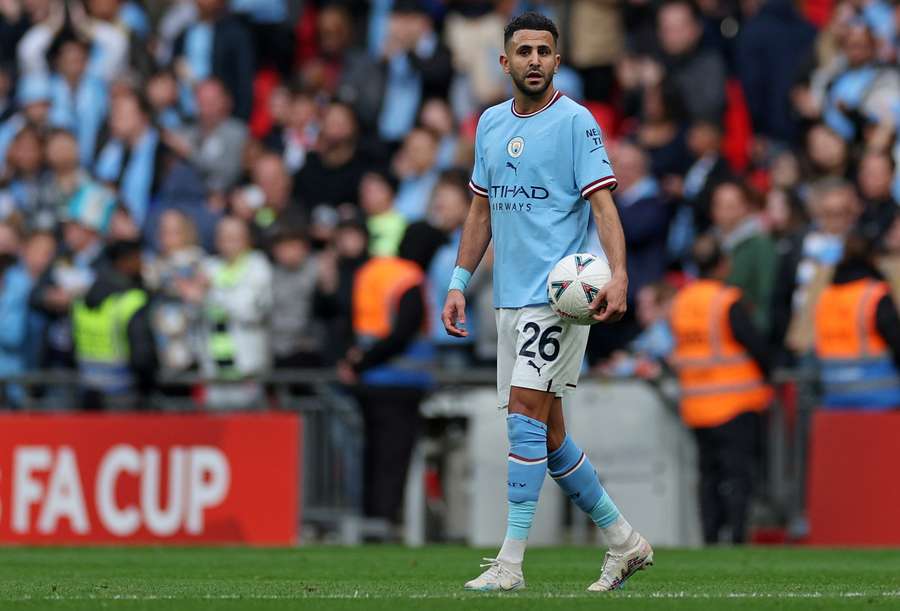 Mahrez tem mais dois anos de contrato com o City